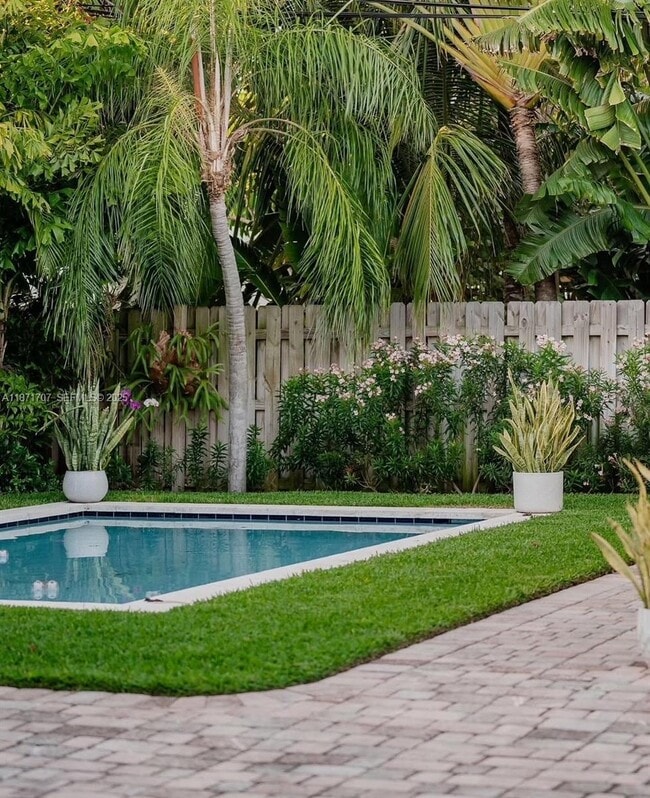 Building Photo - 375 Plymouth Rd