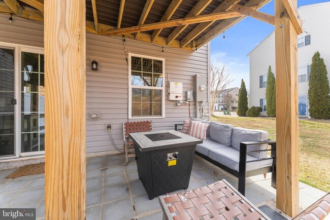 Building Photo - 36023 Coyote Trail