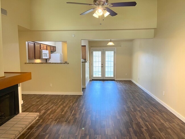 Building Photo - AUG 2026 PRE-LEASE!  Spacious 2 Bedroom Condo