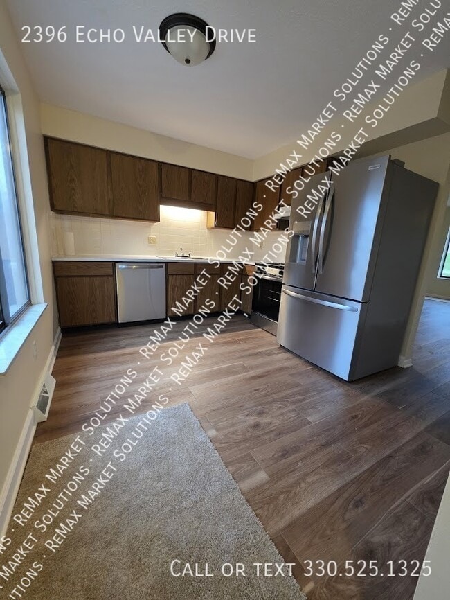 Building Photo - 2396 Echo Valley Dr