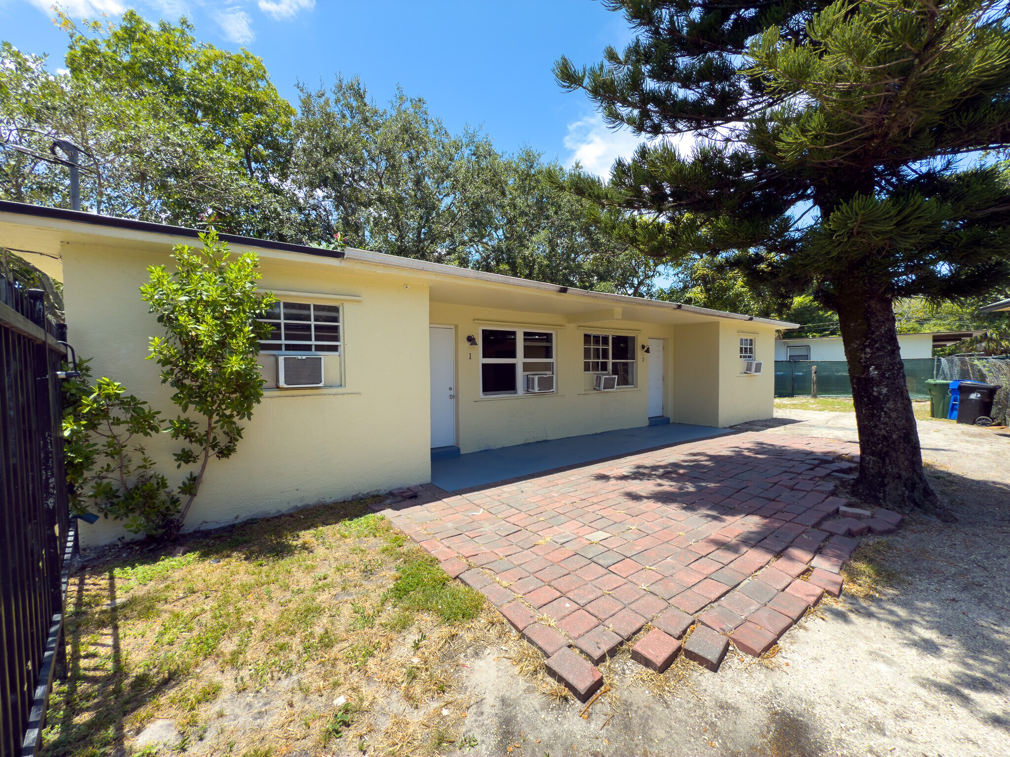 Building Photo - 1717 NW 8th Pl