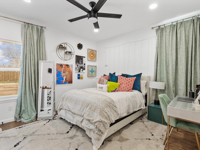 Building Photo - 3517 Mission St