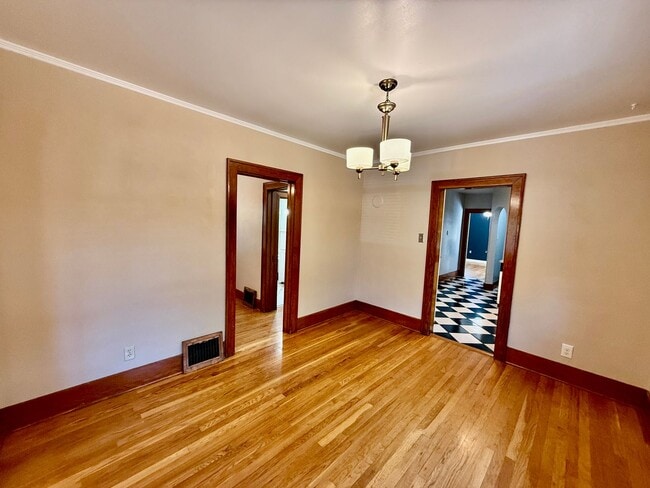 Building Photo - Charming 1925 Hillside Bungalow | Downtown Colorado Springs