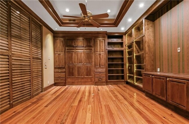 Building Photo - 430 W Wesley Rd NW