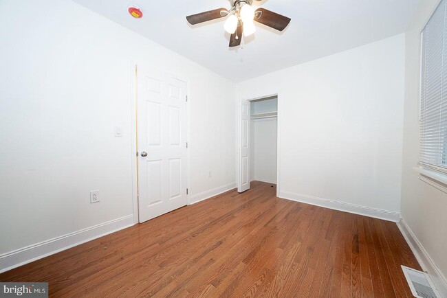 Building Photo - 168 Kalos St