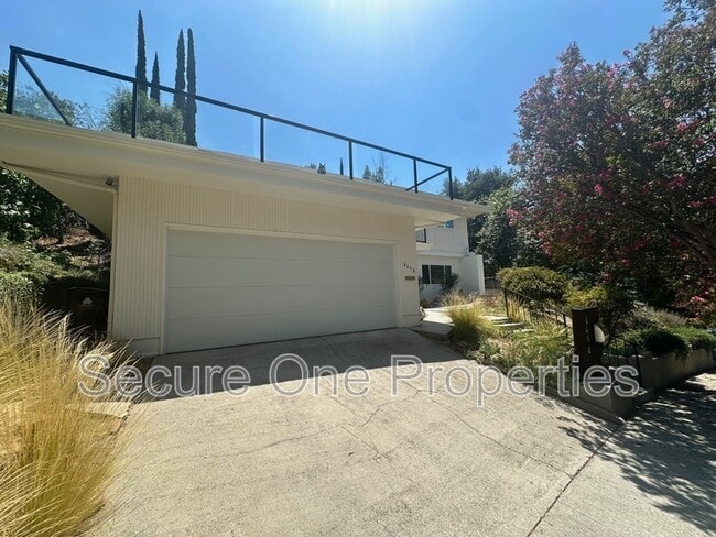 Building Photo - 4654 Galendo St