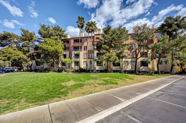 Building Photo - Luxurious Meridian Condo. Live 24/7 Guard ...