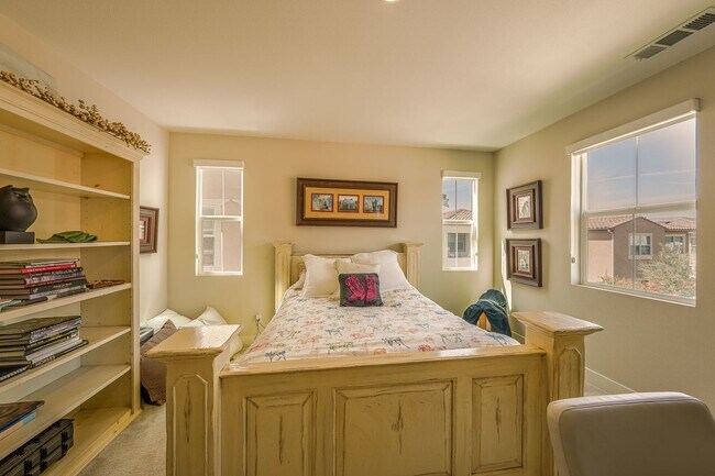 Building Photo - Altair Mansion, 24 Hour Guarded, 5Bed|6bath, Nearly 5000sqf