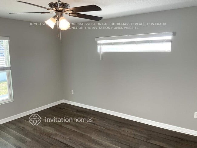 Building Photo - 886 SW Del Rio Blvd