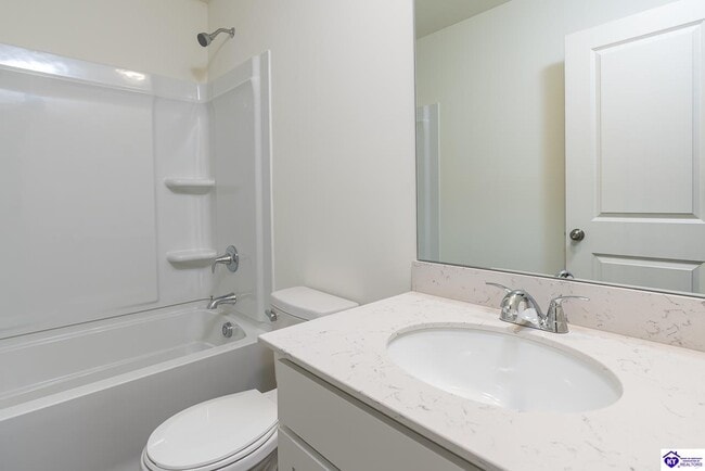 Building Photo - 557 Pinehurst Dr