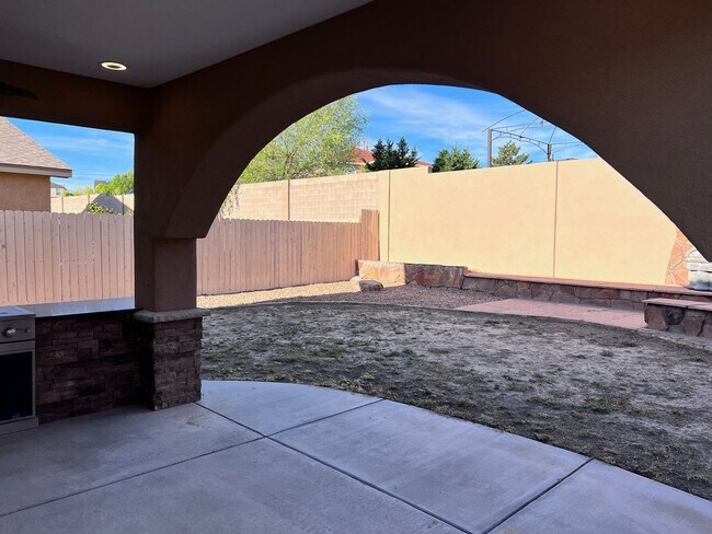 Building Photo - Wonderful remodeled 4 bedroom, 3 bathroom ...