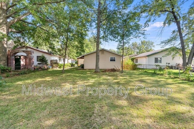 Building Photo - 2495 Lindsay Ln