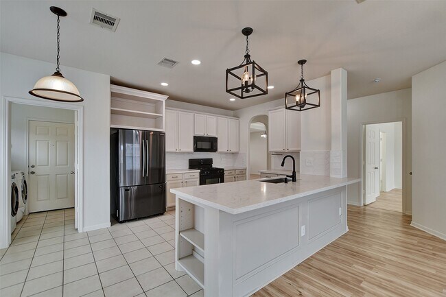 Building Photo - 4423 Garden Ridge Ct
