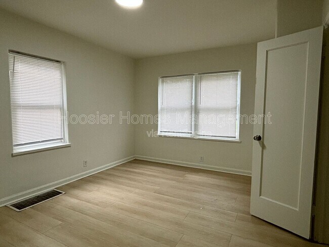 Building Photo - 1509 N Chester Ave