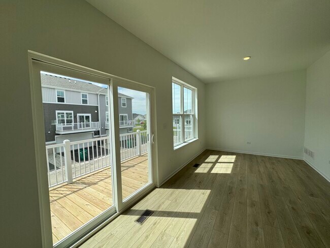 Building Photo - 14945 S McCarthy Cir