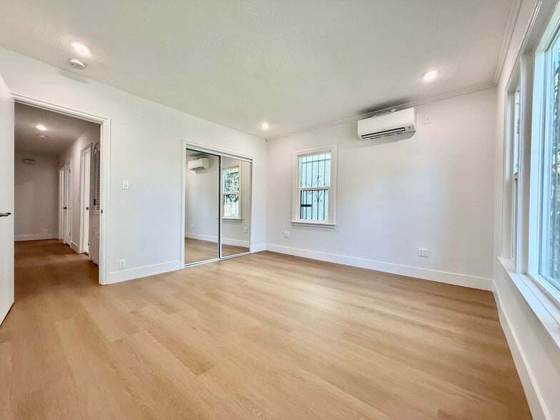 Building Photo - 1221 West Blvd