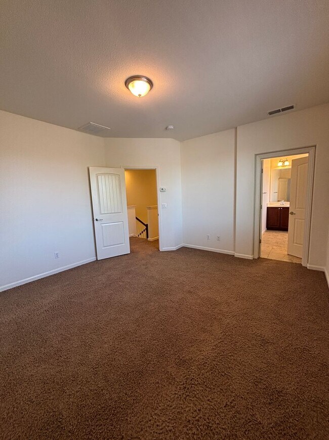 Building Photo - West Roseville Solar! 3 Bedroom, Plus den/...