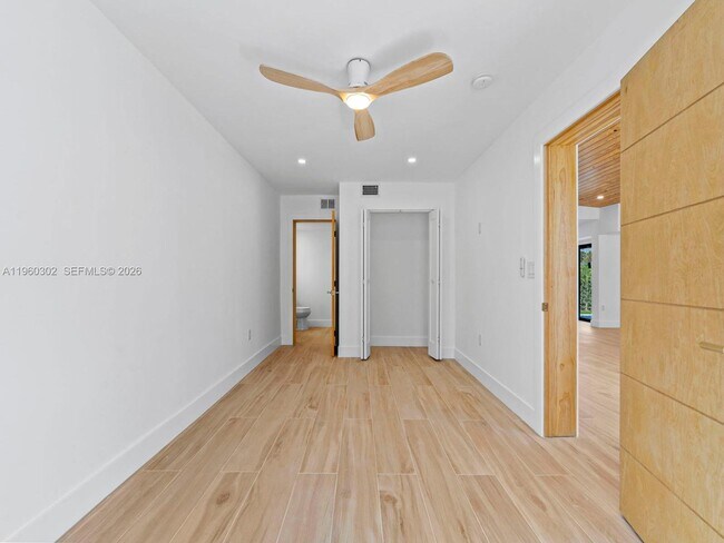 Building Photo - 5841 SW 13th St