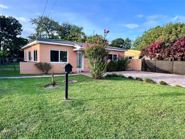 Building Photo - 6225 SW 26th St