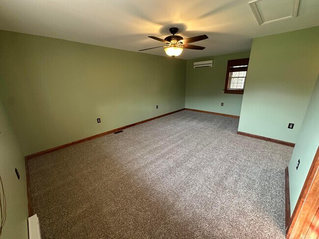 Building Photo - 4841 Julian Rd SW