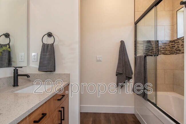 Building Photo - 479 E Violets Cv Ln