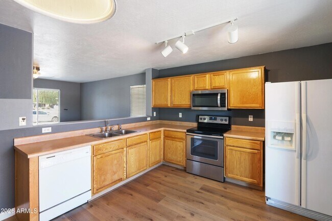 Building Photo - 44924 Balboa Dr