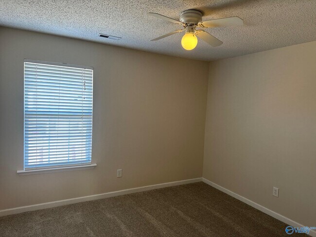 Building Photo - 109 Clover Ridge Dr