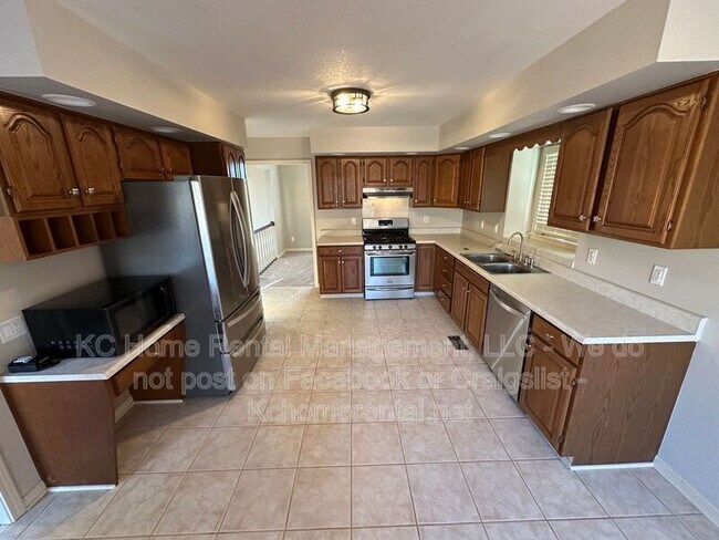 Building Photo - 9802 NW 72nd Terrace