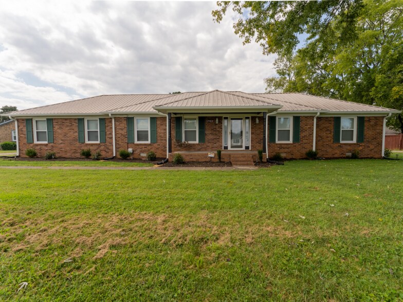 Building Photo - 2981 Bridle Dr