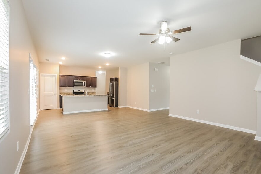 Building Photo - 1091 Cold Water Dr