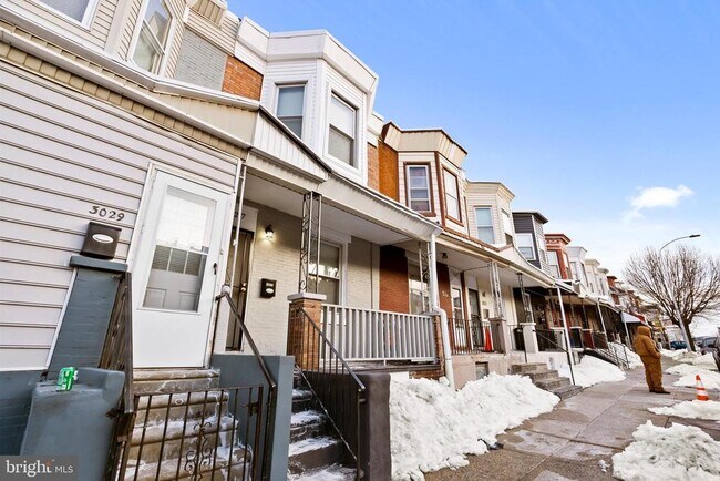 Building Photo - 3027 N Front St