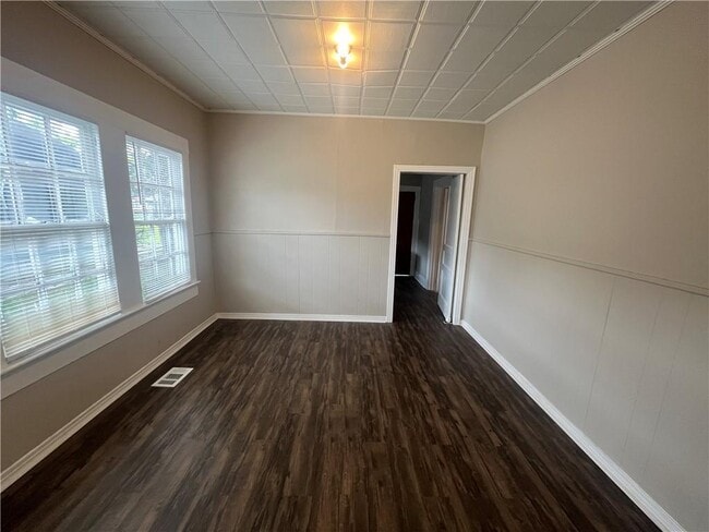 Building Photo - 1705 Buck St