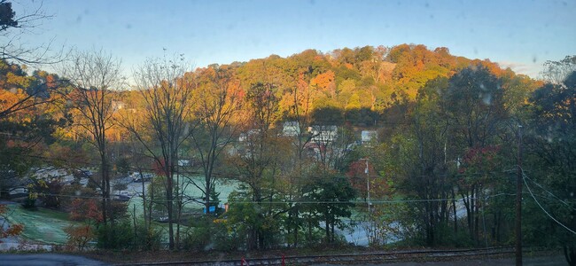 Building Photo - Cozy & Quiet Home in Glen Rock