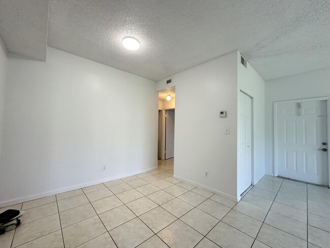 Building Photo - 891 Cypress Park Way