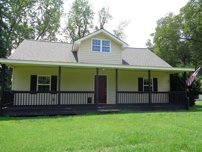 Building Photo - 1506 Old Hollow Rd