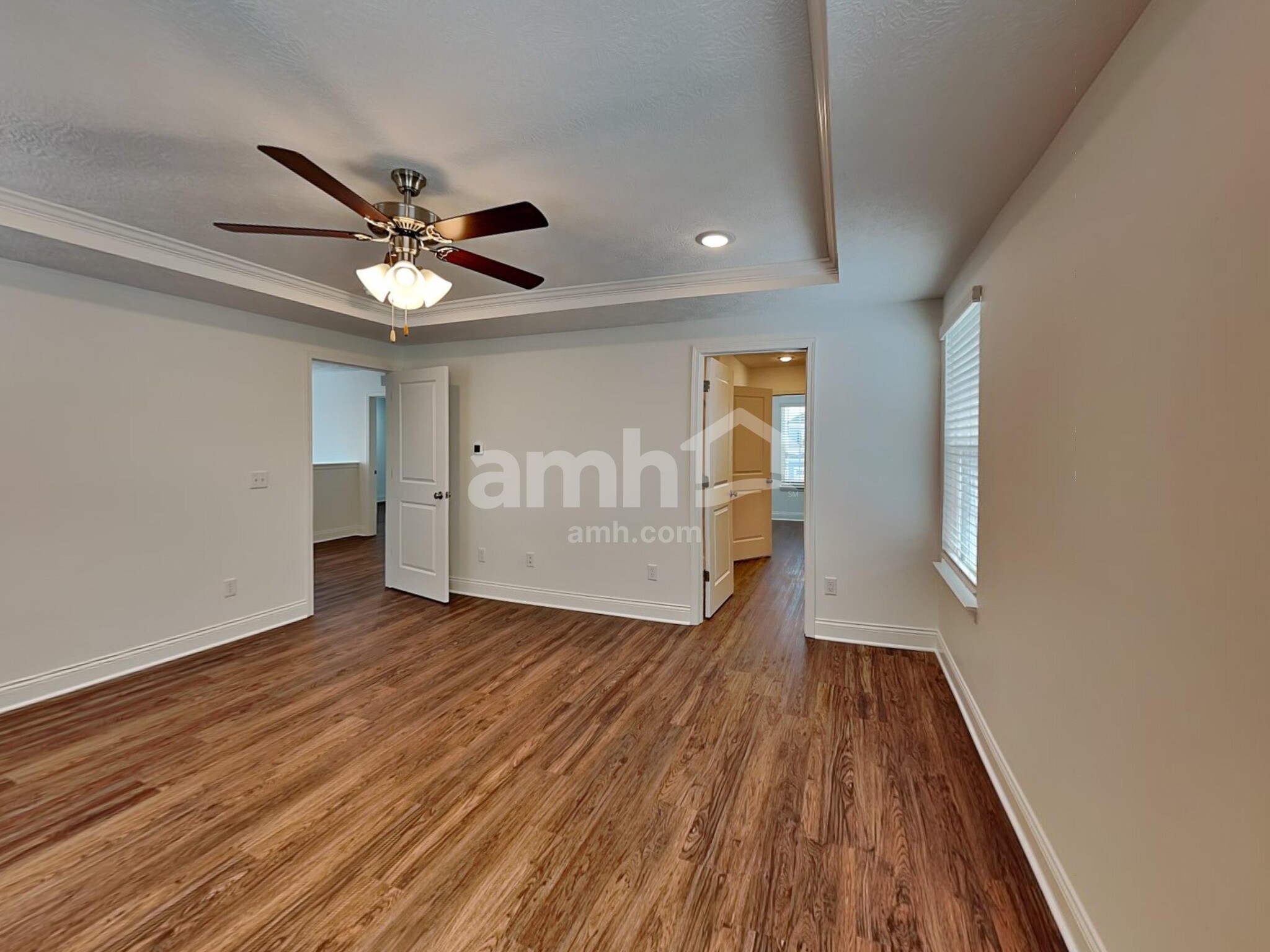 Building Photo - 886 Castor Dr