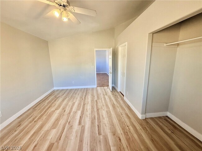 Building Photo - 1212 Diamond Valley St