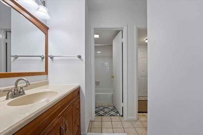 Building Photo - 225 S Beach Rd