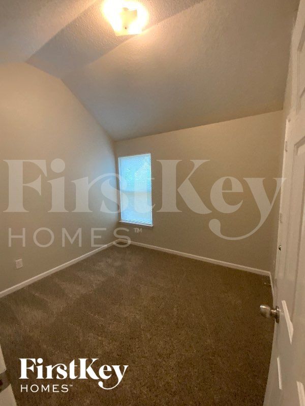 Building Photo - 141 Edison Dr