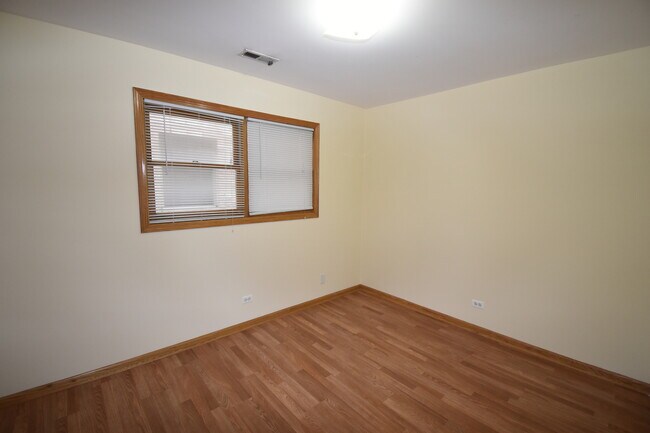 Building Photo - 2729 W 37th Pl