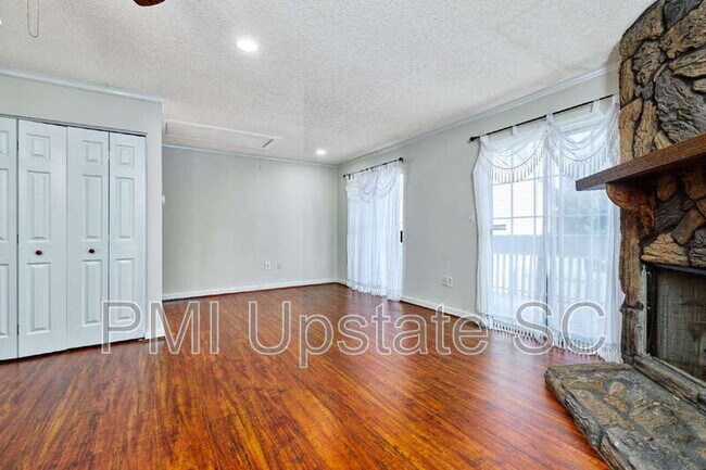 Building Photo - 98 Topsail Ct