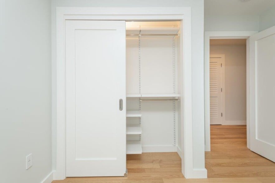 Building Photo - 123 Highland Ave