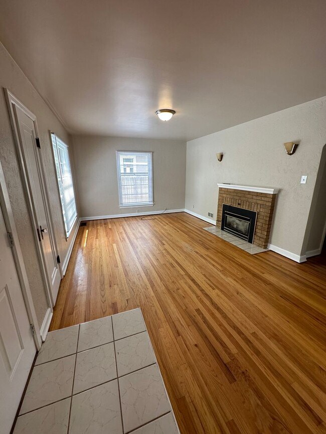 Building Photo - 3 BEDROOMS PLUS OFFICE,  2 BATHROOM, SINGLE FAMILY HOME IN THE AVENUES