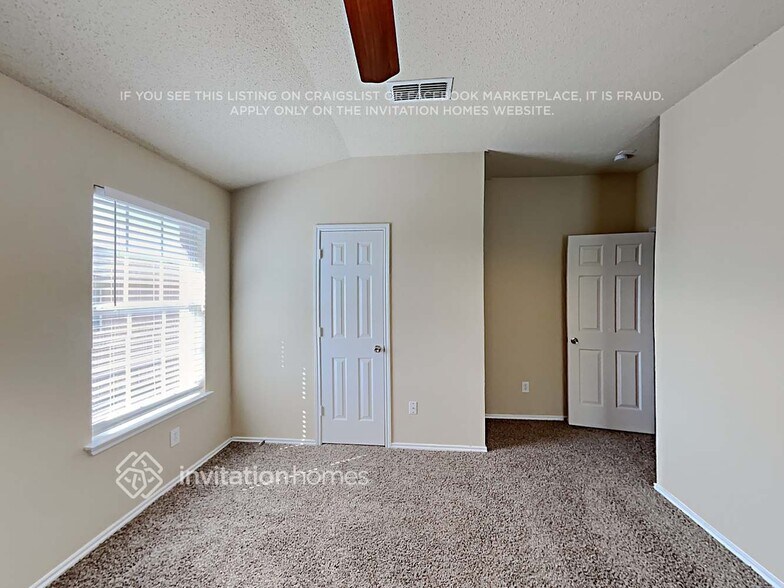 Building Photo - 2517 Buffalo Run