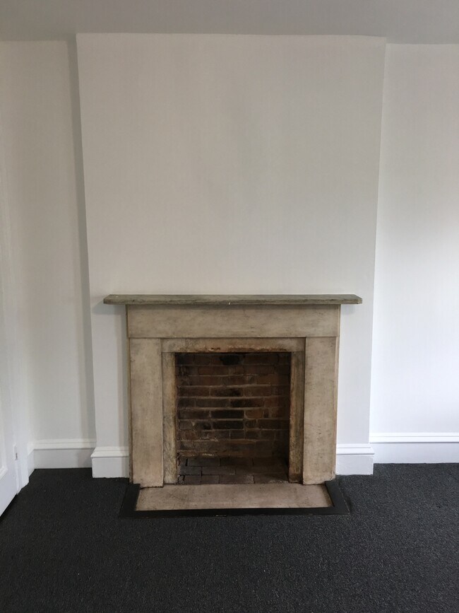 Building Photo - 146 Sussex St