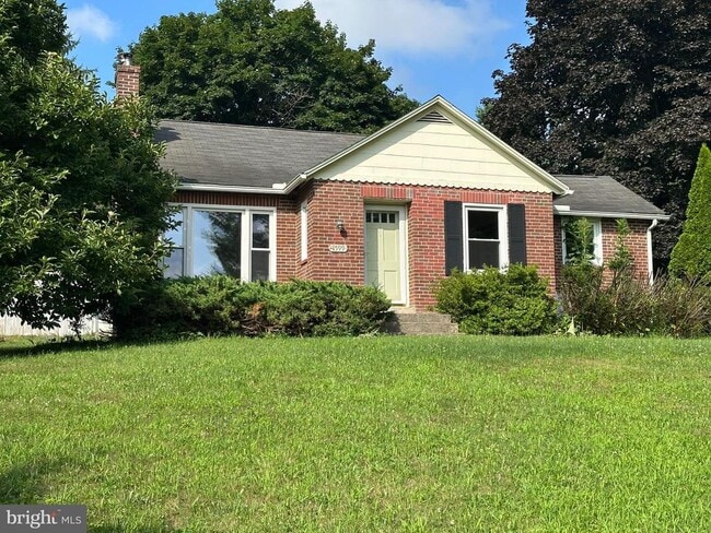 Building Photo - 4599 Carlisle Rd