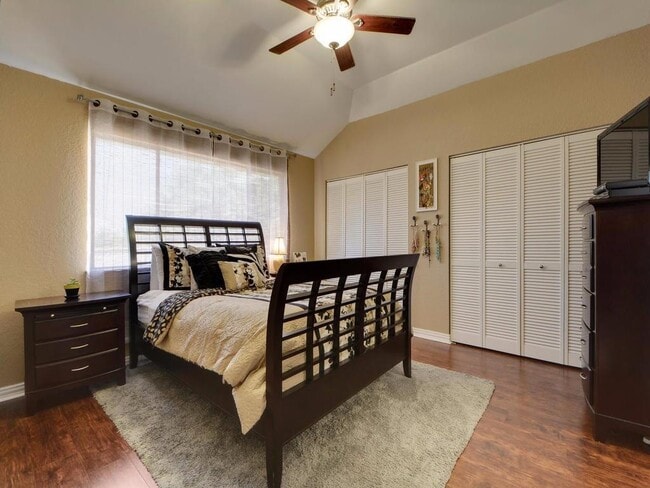 Building Photo - 2213 Margalene Way