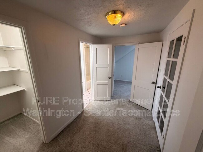 Building Photo - 3136 S 18th St