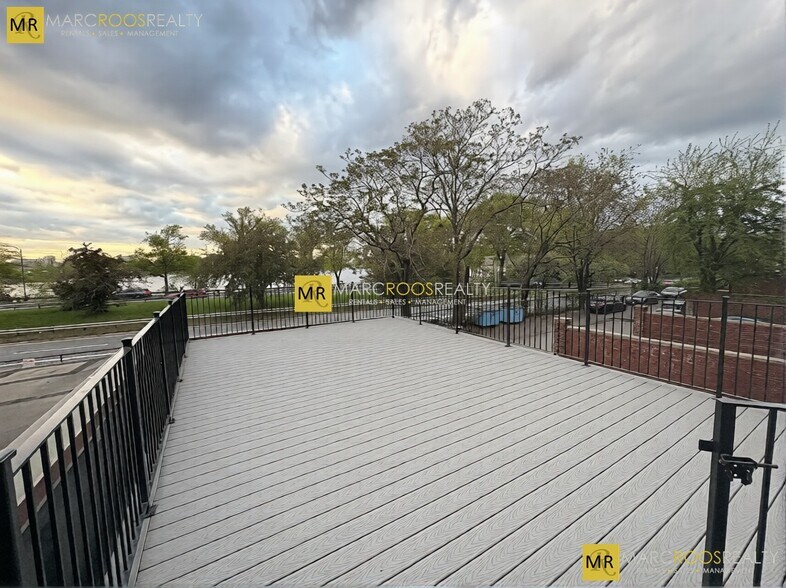 Building Photo - 464 Beacon St