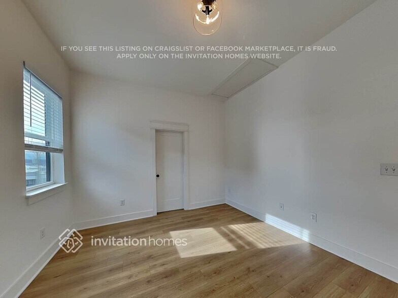 Building Photo - 428 38th Ave N